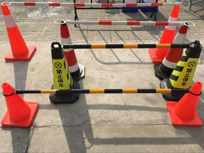 交通設(shè)施關(guān)鍵組件 PVC路錐連接桿、可伸縮連接桿與道路隔離連接桿的專業(yè)制造與批發(fā)